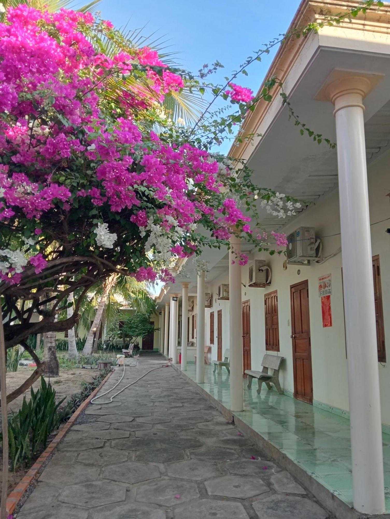 Homestay Nhat Thi Муйне Экстерьер фото
